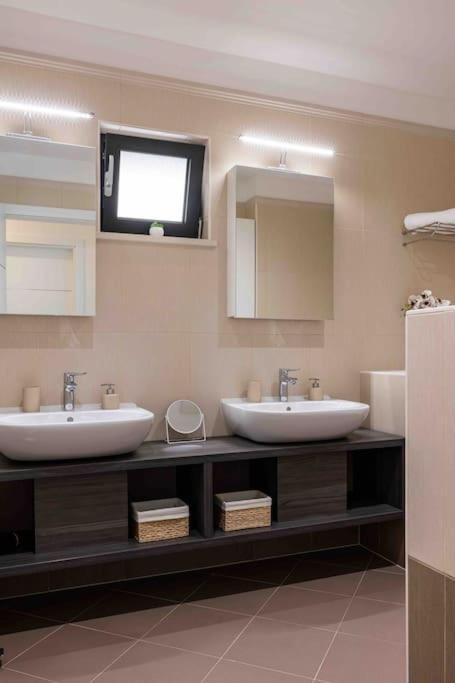 Gypanon Apartment Дубровник Екстериор снимка